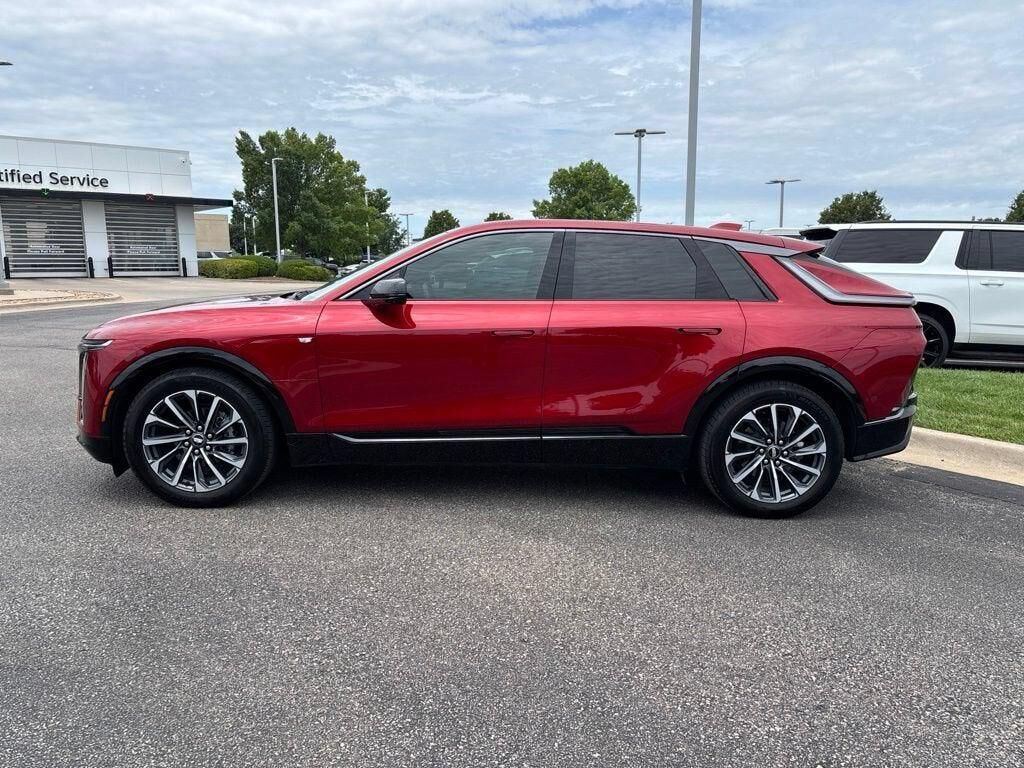 2024 Cadillac LYRIQ Sport