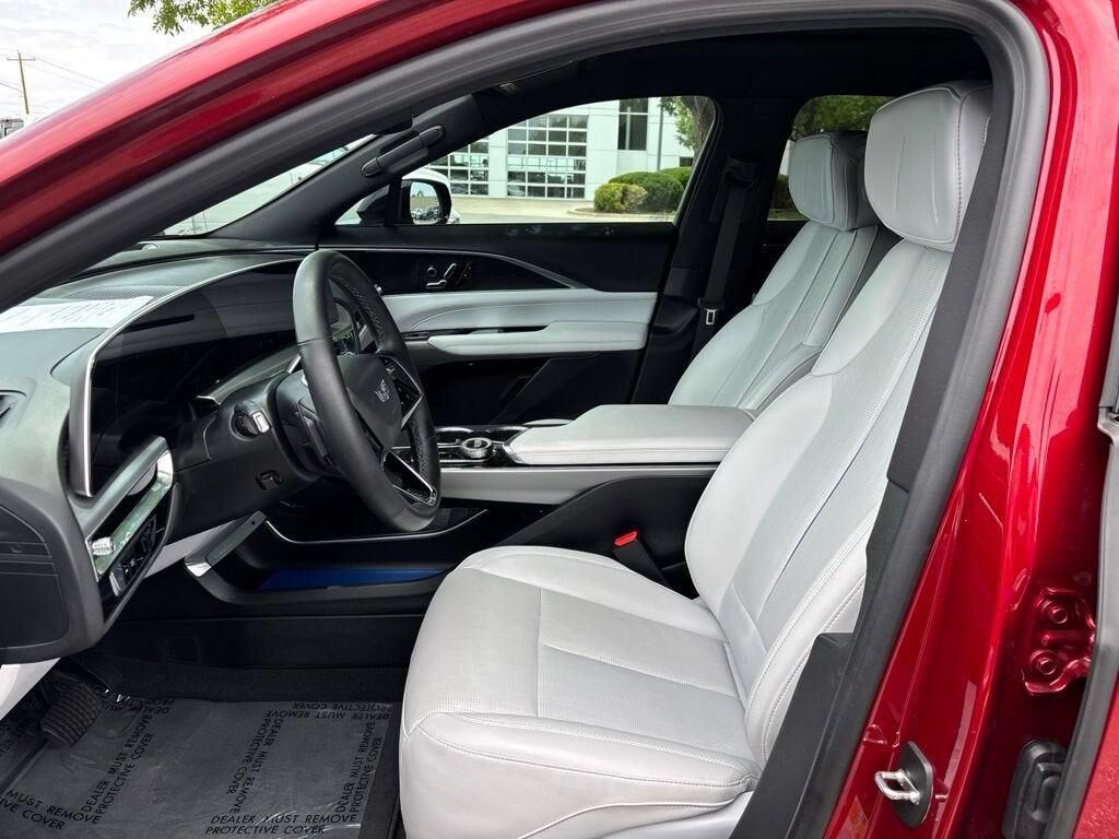 2024 Cadillac LYRIQ Sport