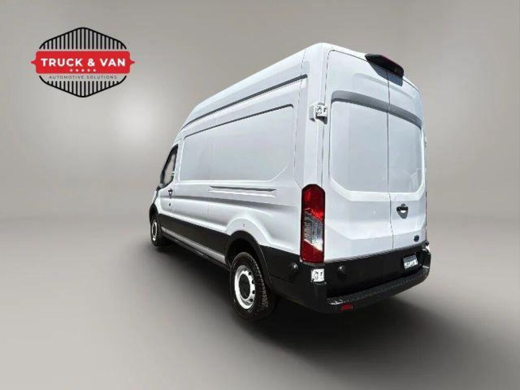 2022 Ford E-Transit