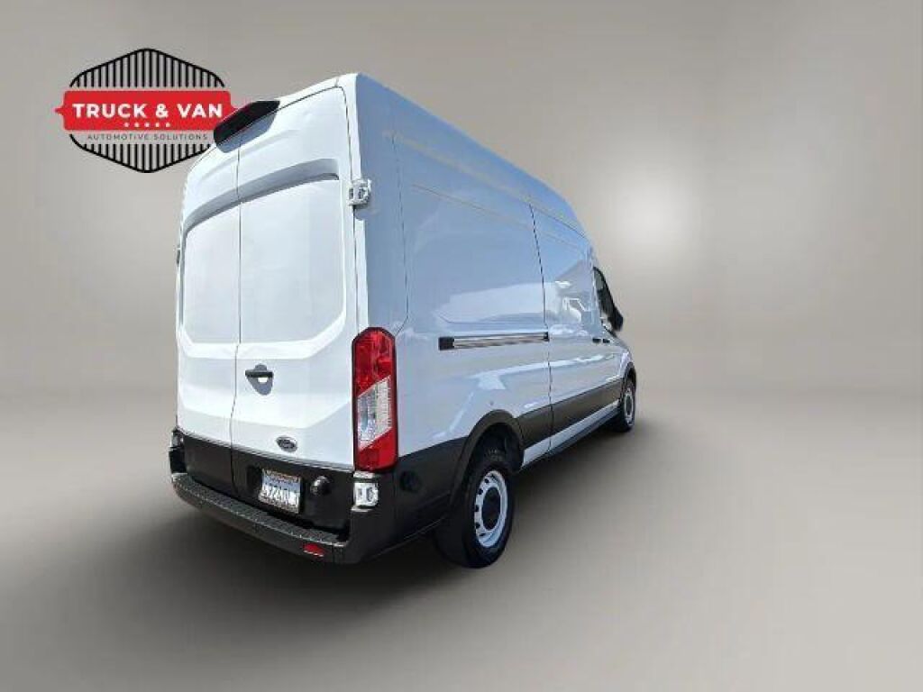 2022 Ford E-Transit