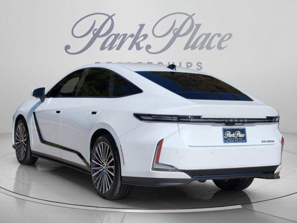 2026 Lexus ES 350e