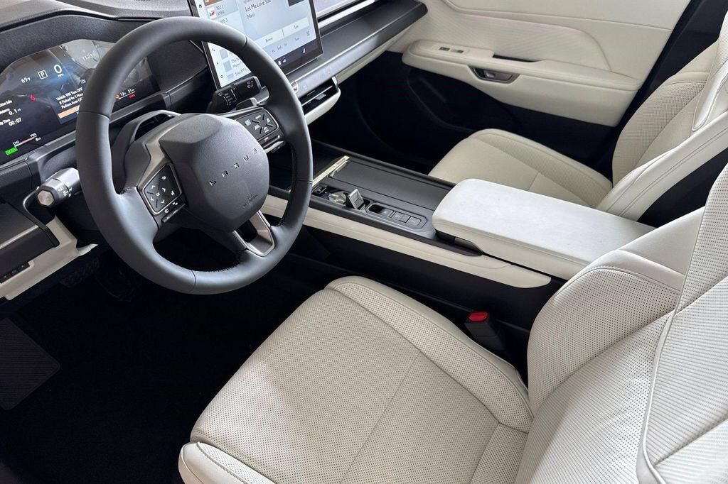 2026 Lexus ES 350e