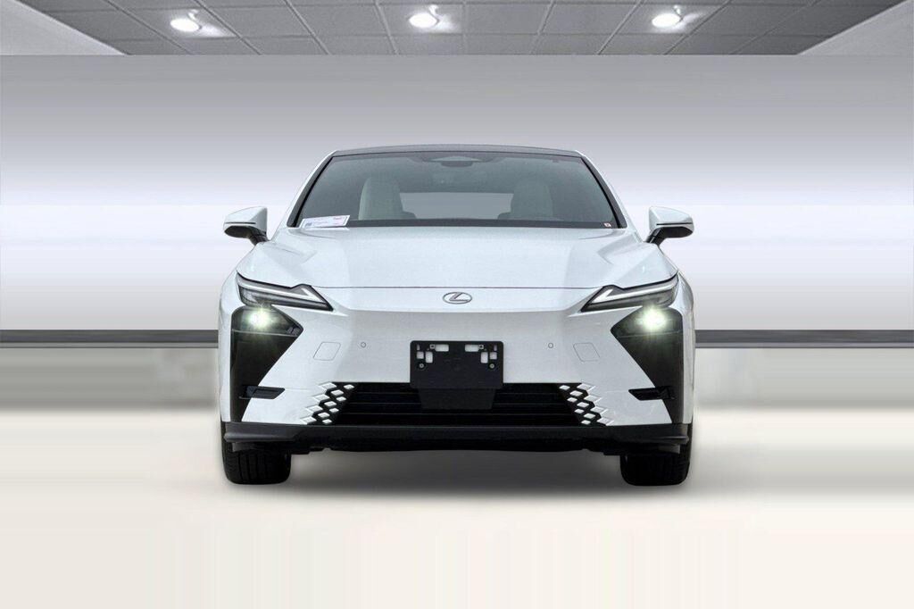 2026 Lexus ES 350e