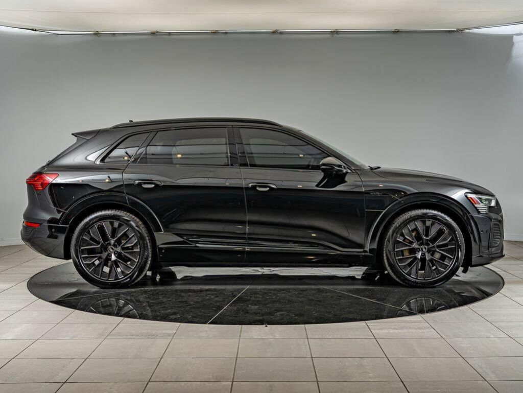 2024 Audi Q8 e-tron