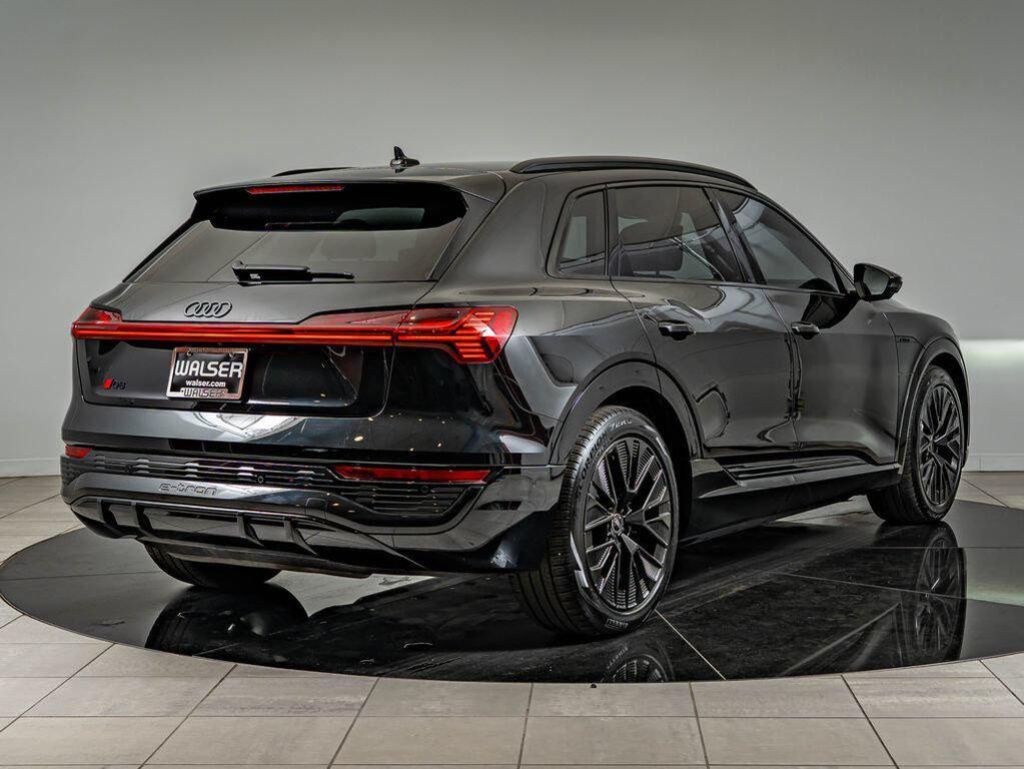 2024 Audi Q8 e-tron
