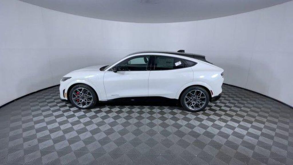 2025 Ford Mustang Mach-E