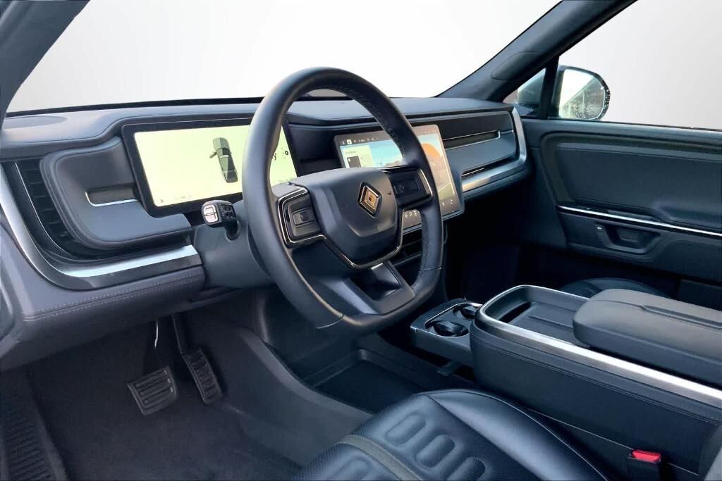 2025 Rivian R1S
