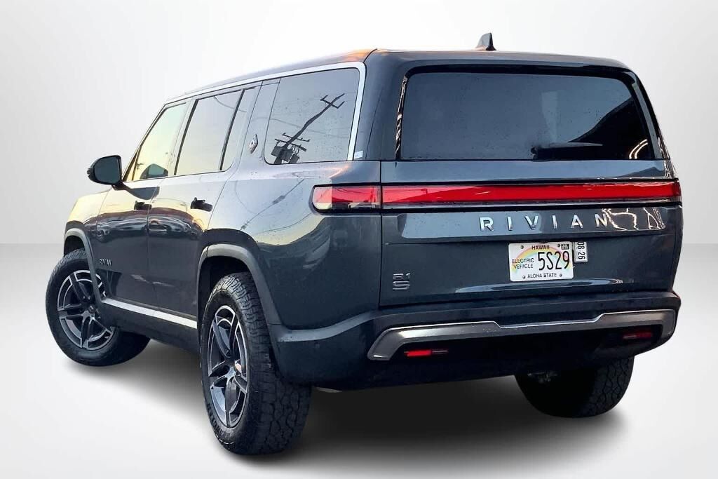 2025 Rivian R1S