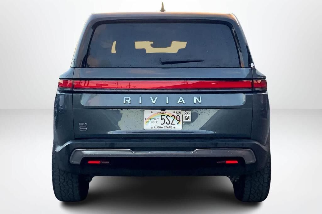 2025 Rivian R1S