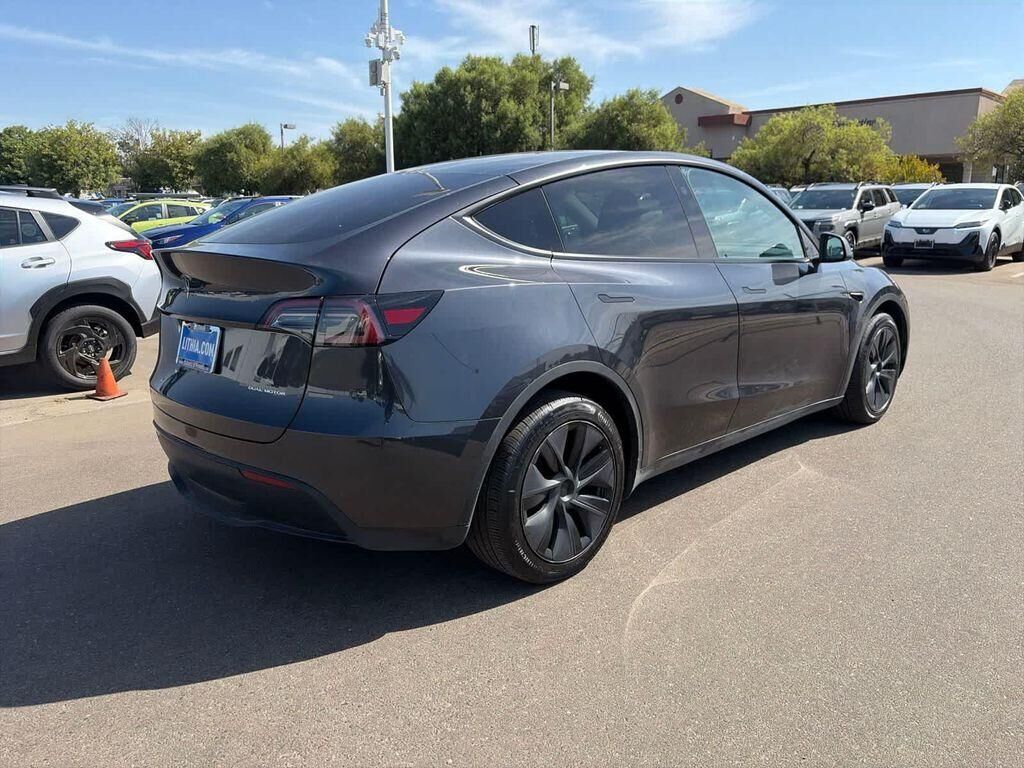 2025 Tesla Model Y