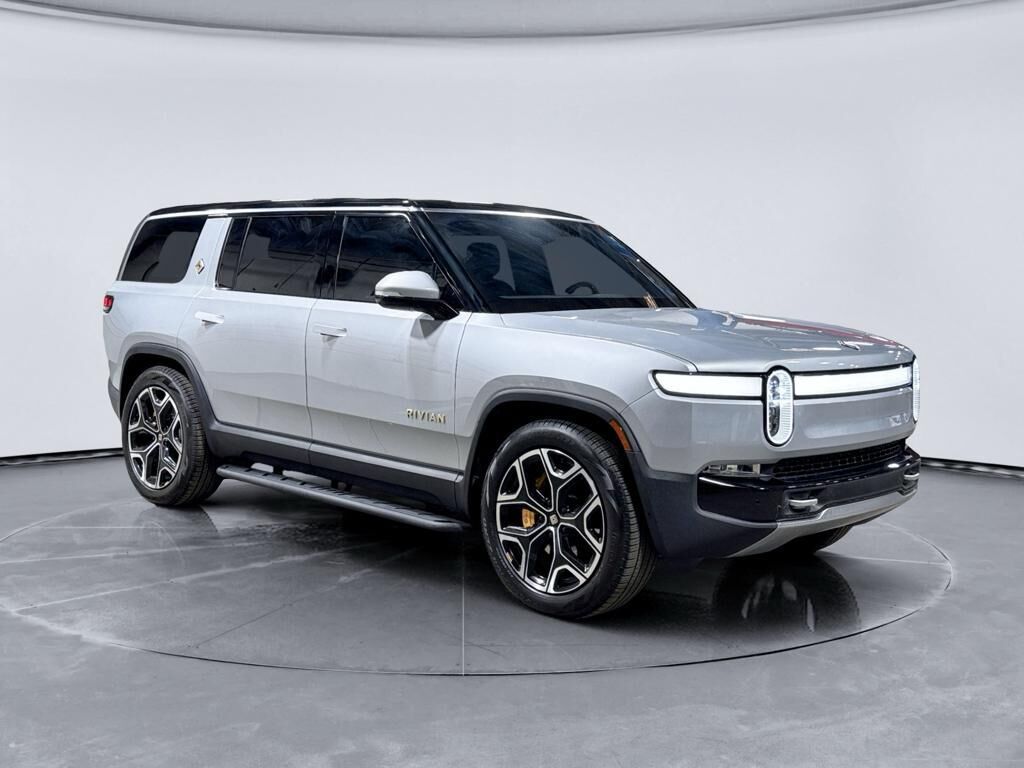 2024 Rivian R1S