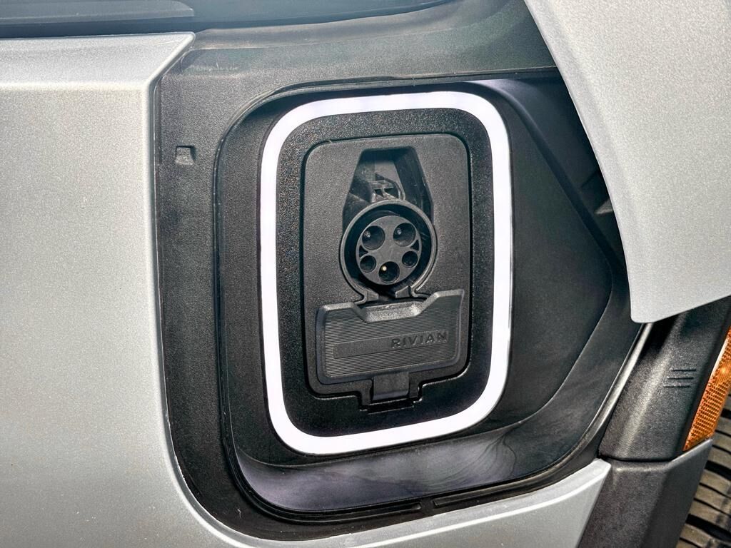 2024 Rivian R1S