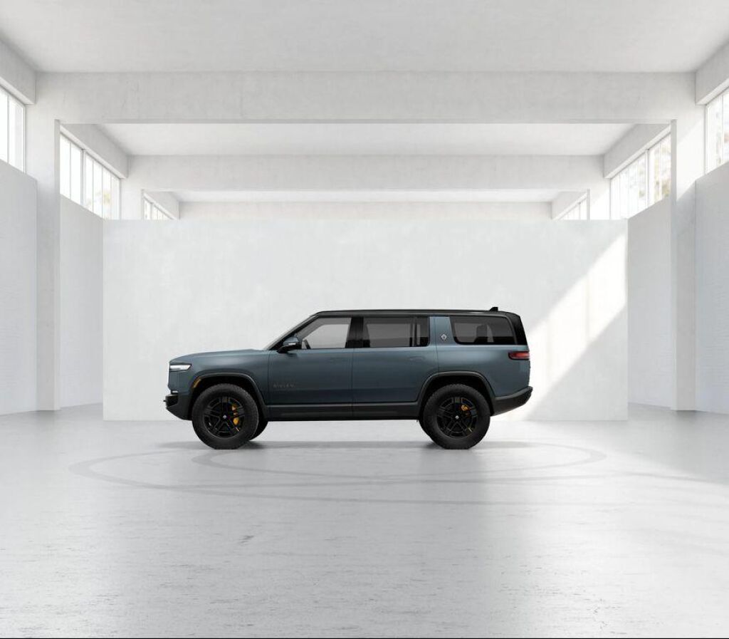 2026 Rivian R1S