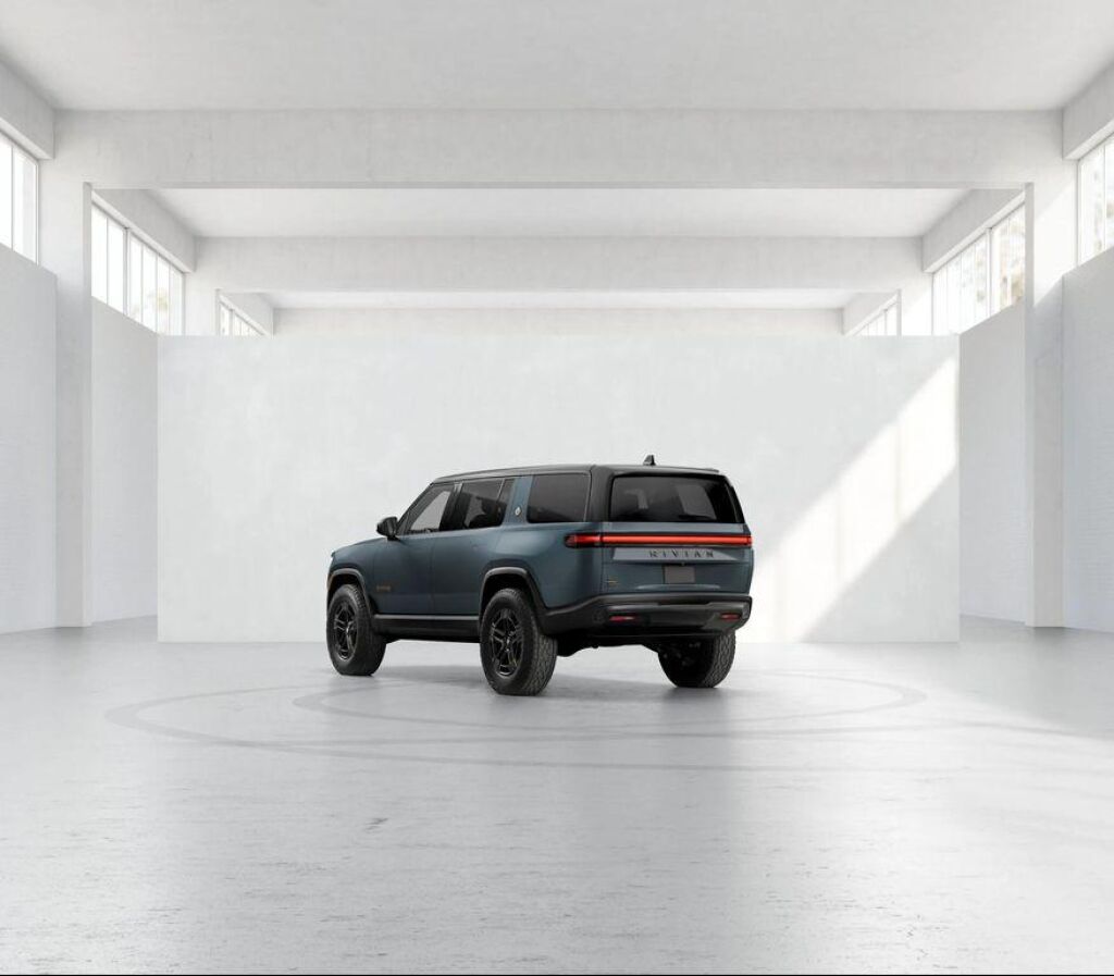 2026 Rivian R1S