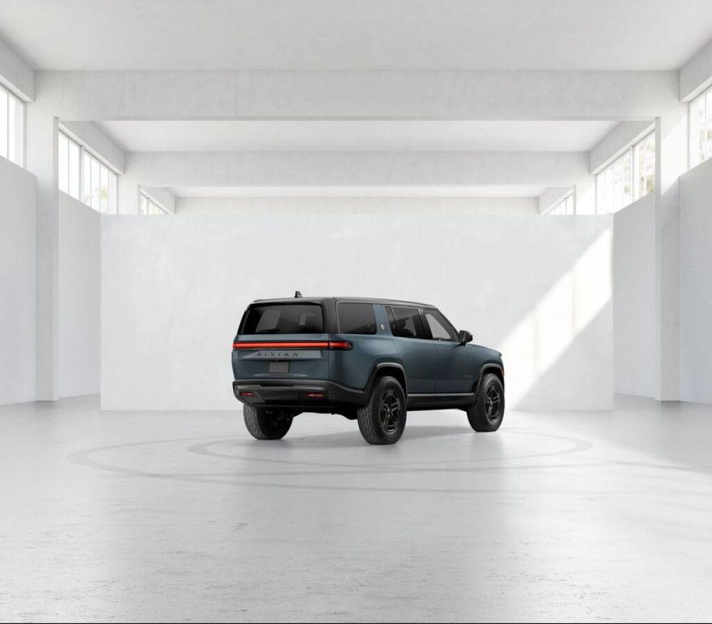 2026 Rivian R1S