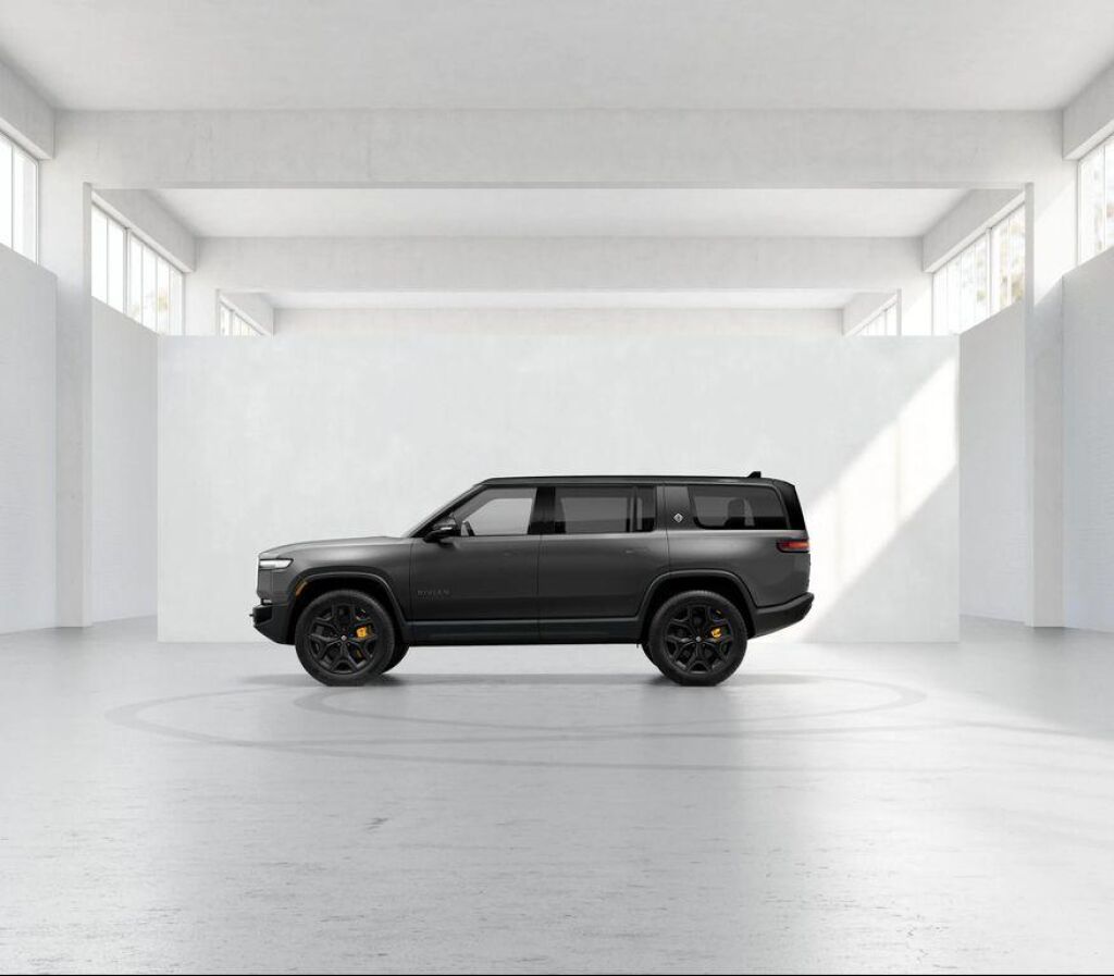 2026 Rivian R1S