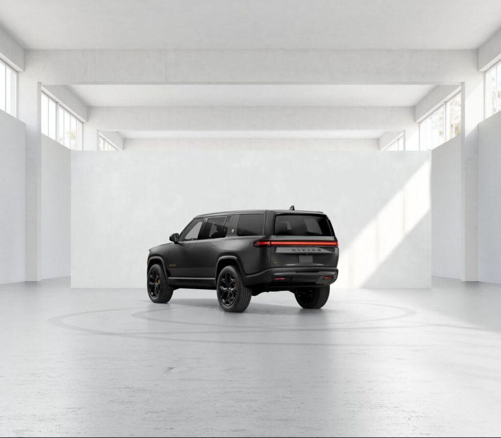 2026 Rivian R1S