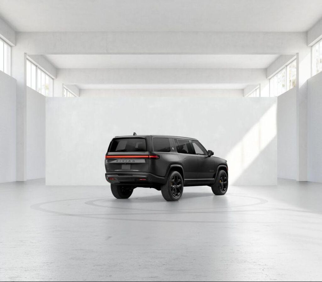 2026 Rivian R1S
