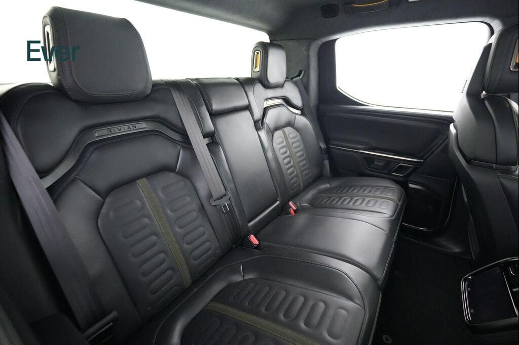 2024 Rivian R1T