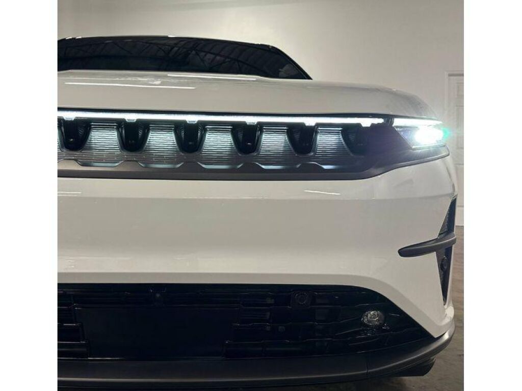 2025 Jeep Wagoneer S