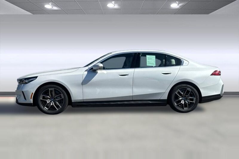 2024 BMW i5