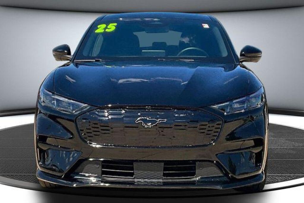 2025 Ford Mustang Mach-E