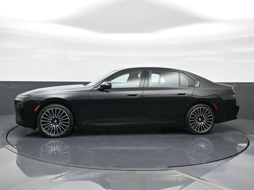 2025 BMW i7 in Miami, FL