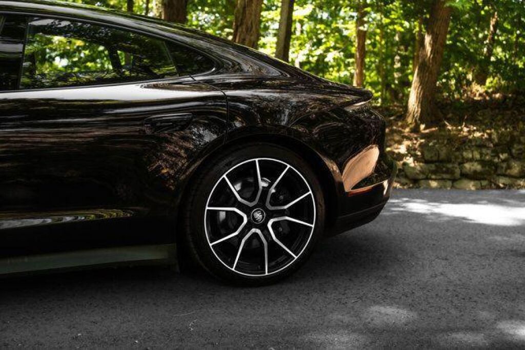 2023 Porsche Taycan