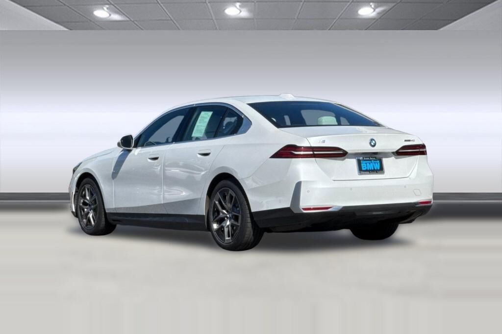 2024 BMW i5