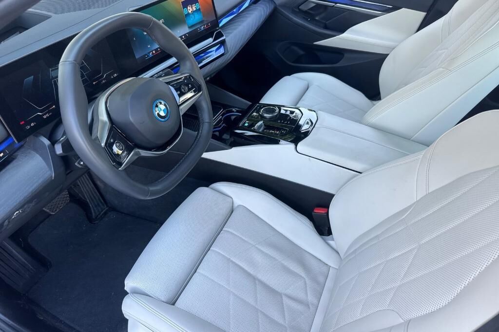 2024 BMW i5