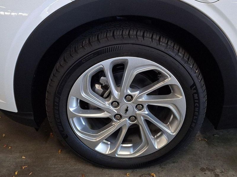 2027 Chevrolet Bolt in Englewood, NJ