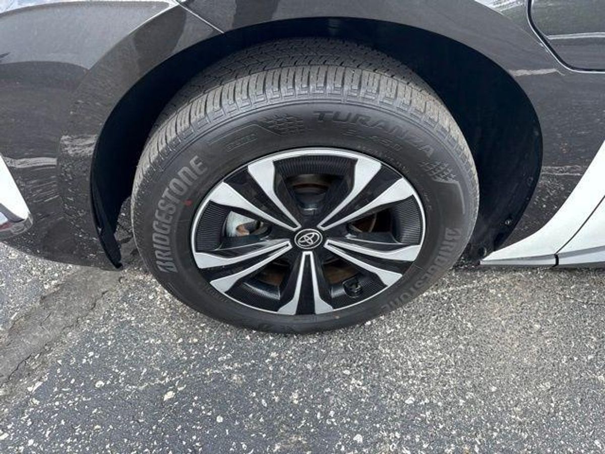 undefined. Enlarge image 3
