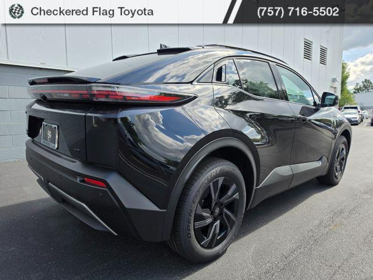 undefined. Enlarge image 3