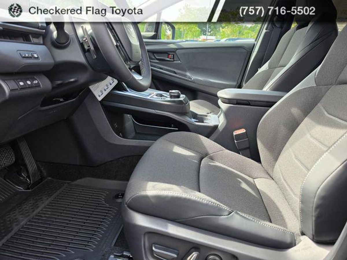 undefined. Enlarge image 4
