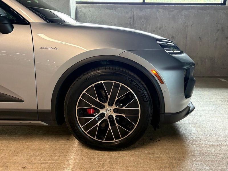 2025 Porsche Macan in Lakewood, CO