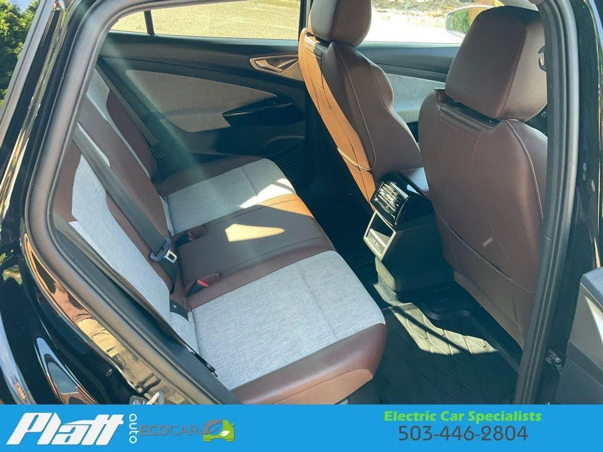undefined. Enlarge image 40