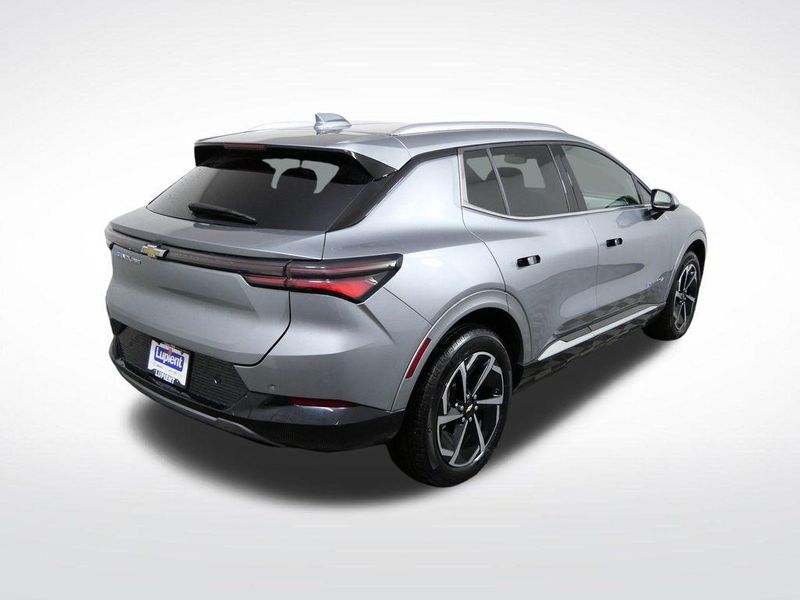 2024 Chevrolet Equinox EV in Golden Valley, MN