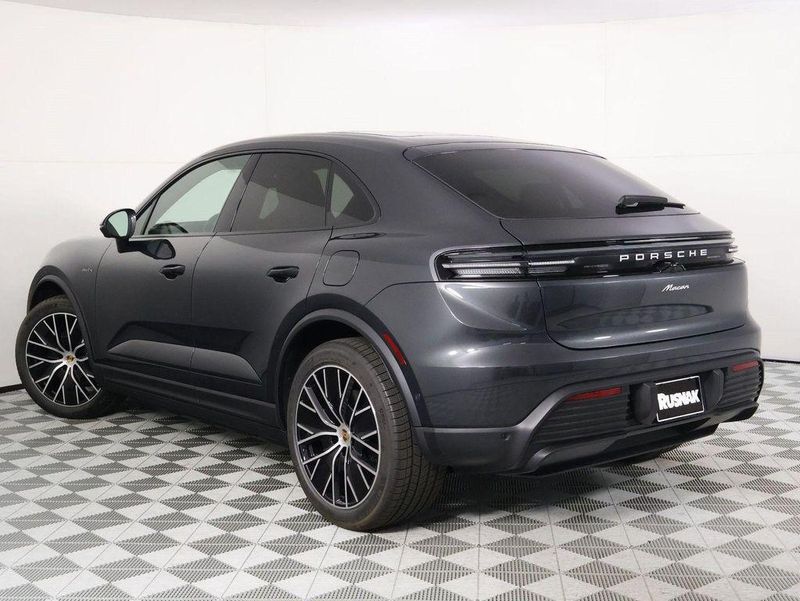 2026 Porsche Macan in Pasadena, CA