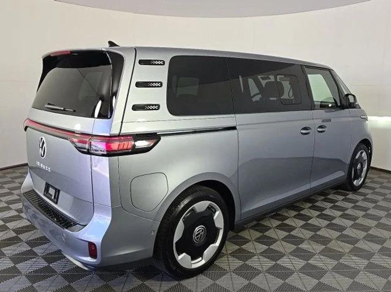 2025 Volkswagen ID. Buzz in Waukegan, IL