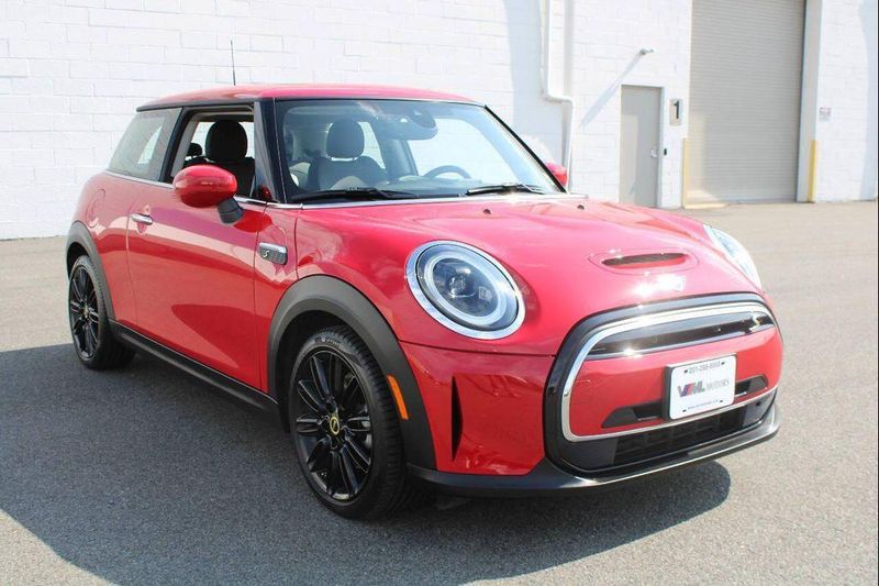 2024 MINI Hardtop in Moonachie, NJ