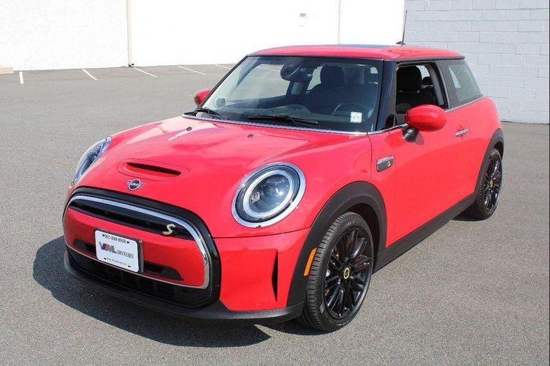 2024 MINI Hardtop in Moonachie, NJ