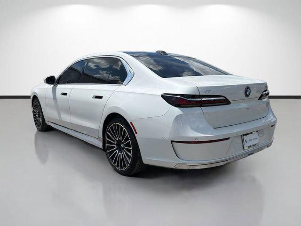 2025 BMW i7 in Tampa, FL