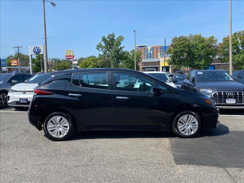 2022 Nissan Leaf in Alexandria, VA