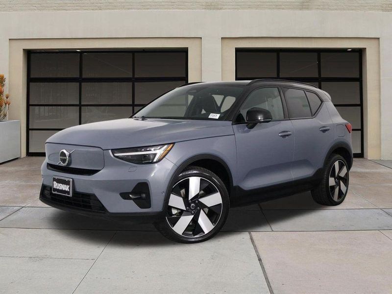 2023 Volvo XC40 in Pasadena, CA
