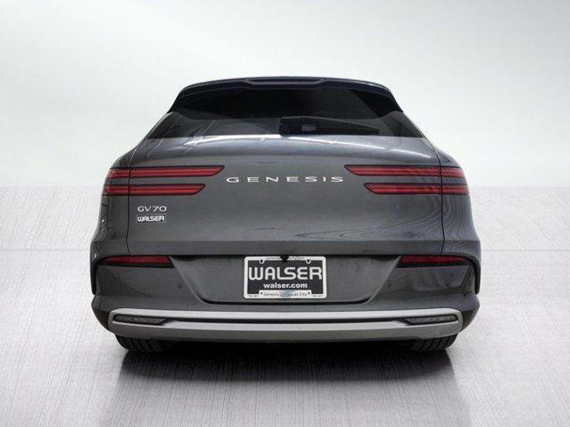 2025 Genesis Electrified GV70 in Merriam, KS
