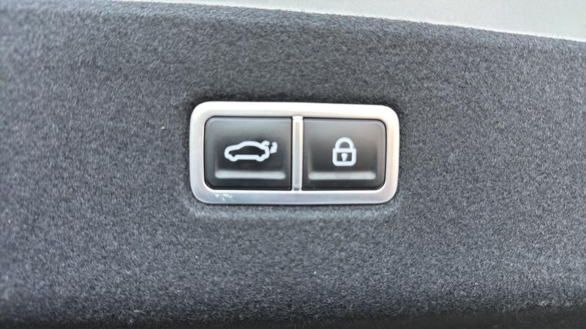 undefined. Enlarge image 4