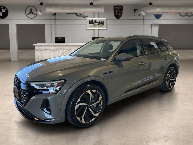 2024 Audi Q8 e-tron in Inglewood, CA