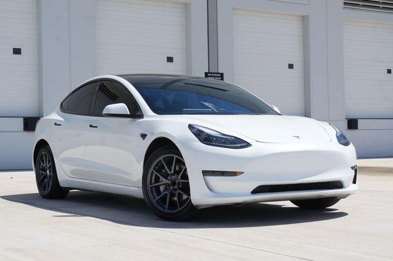 2023 Tesla Model 3 in Opa-locka, FL