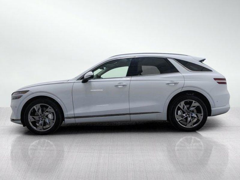 2025 Genesis Electrified GV70 in Merriam, KS