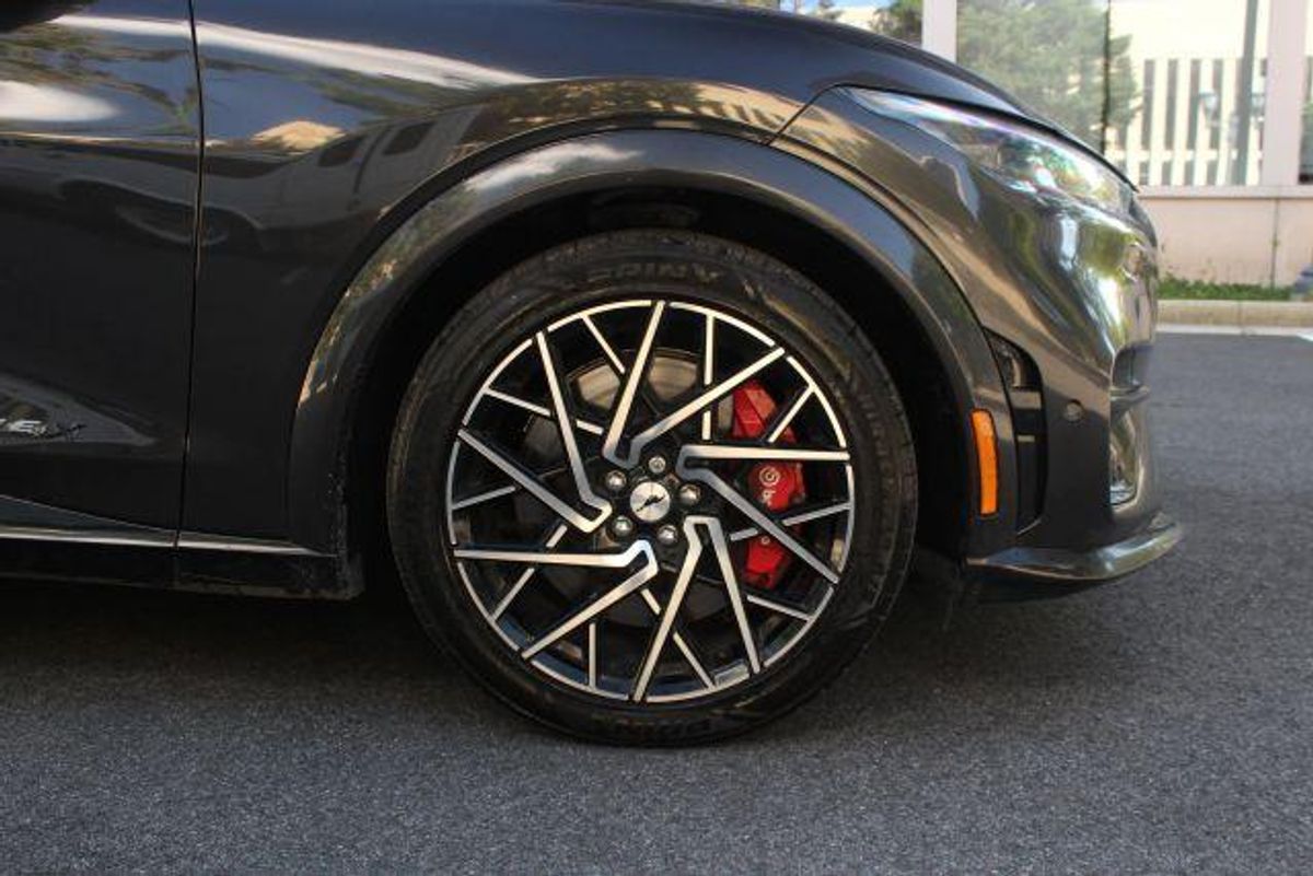 undefined. Enlarge image 4